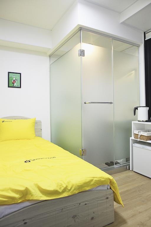 24 Guesthouse Myeongdong City Seoul Room photo